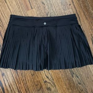 Vintage lululemon pleated skort worn twice so cute measurement in pic Size 10